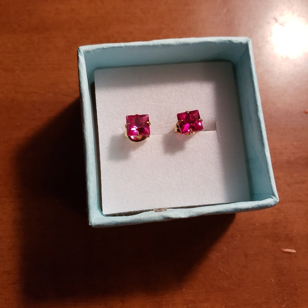 New 14K Yellow Gold plated Classic Elegant Stud